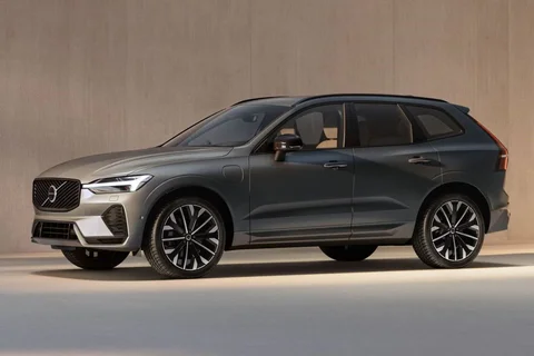 Volvo XC60 T8 Polestar Engineered 2025 view 12