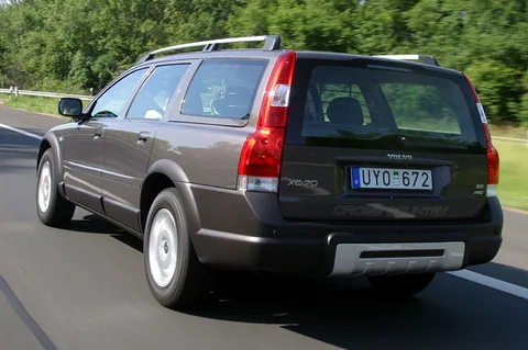 Volvo XC70 2.4 D5 AWD 2005 view 10