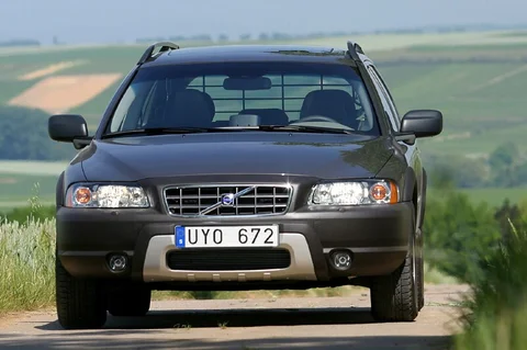 Volvo XC70 2.4 D5 AWD 2005 view 2