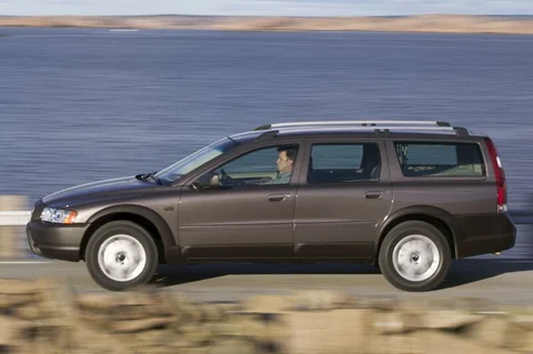 Volvo XC70 2.4 D5 AWD 2005 view 4