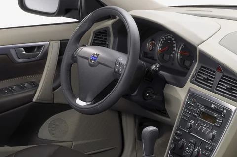 Volvo XC70 2.4 D5 AWD 2005 view 8