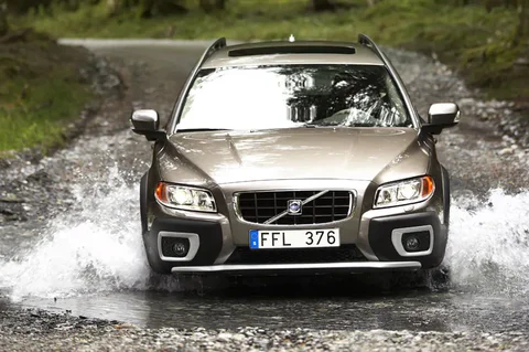 Volvo XC70 2.4D Summum 2009 view 4