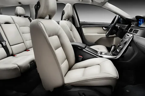 Volvo XC70 D4 Summum 2012 view 2