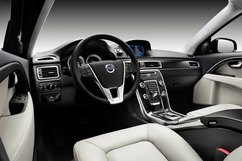 Volvo XC70 D4 Summum 2012 view 4