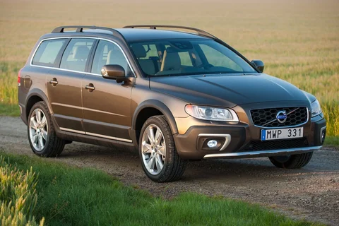 Volvo XC70 T5 Polar+ 2016 view 2