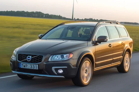 Volvo XC70 T5 Polar+ 2016 view 3
