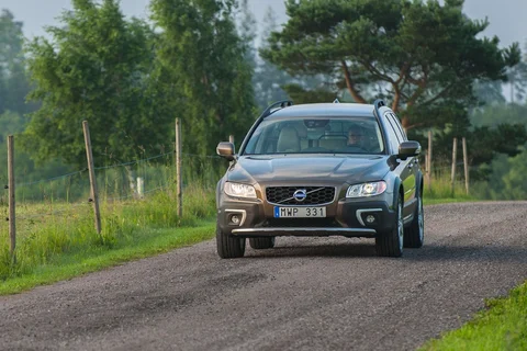 Volvo XC70 T5 Polar+ 2016 view 11