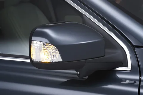 Volvo XC90 D3 Momentum 2010 view 4