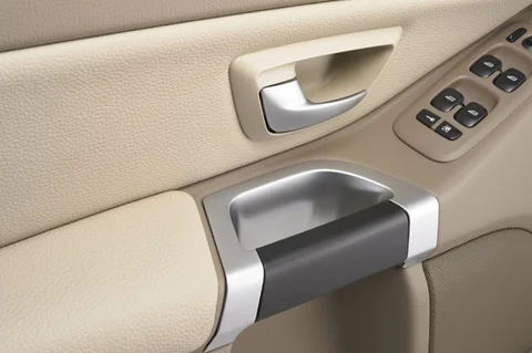 Volvo XC90 D3 Momentum 2010 view 10