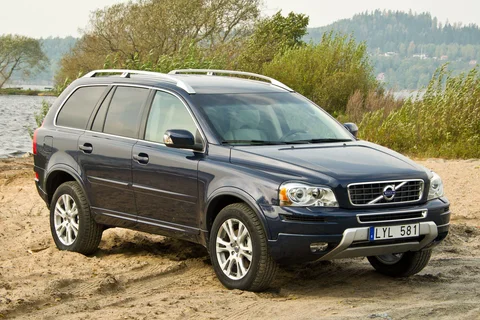 Volvo XC90 3.2 Momentum 2011 view 4