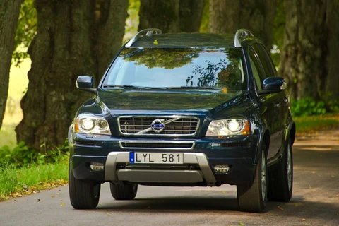 Volvo XC90 3.2 Momentum 2011 view 6