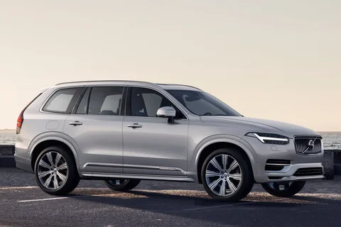 Volvo XC90 T5 AWD R-Design 2019 view 3