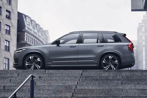 Volvo XC90 T5 AWD R-Design 2019 view 9