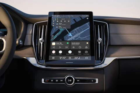 Volvo XC90 T8 Plug-in Hybrid AWD Plus 2024 view 11