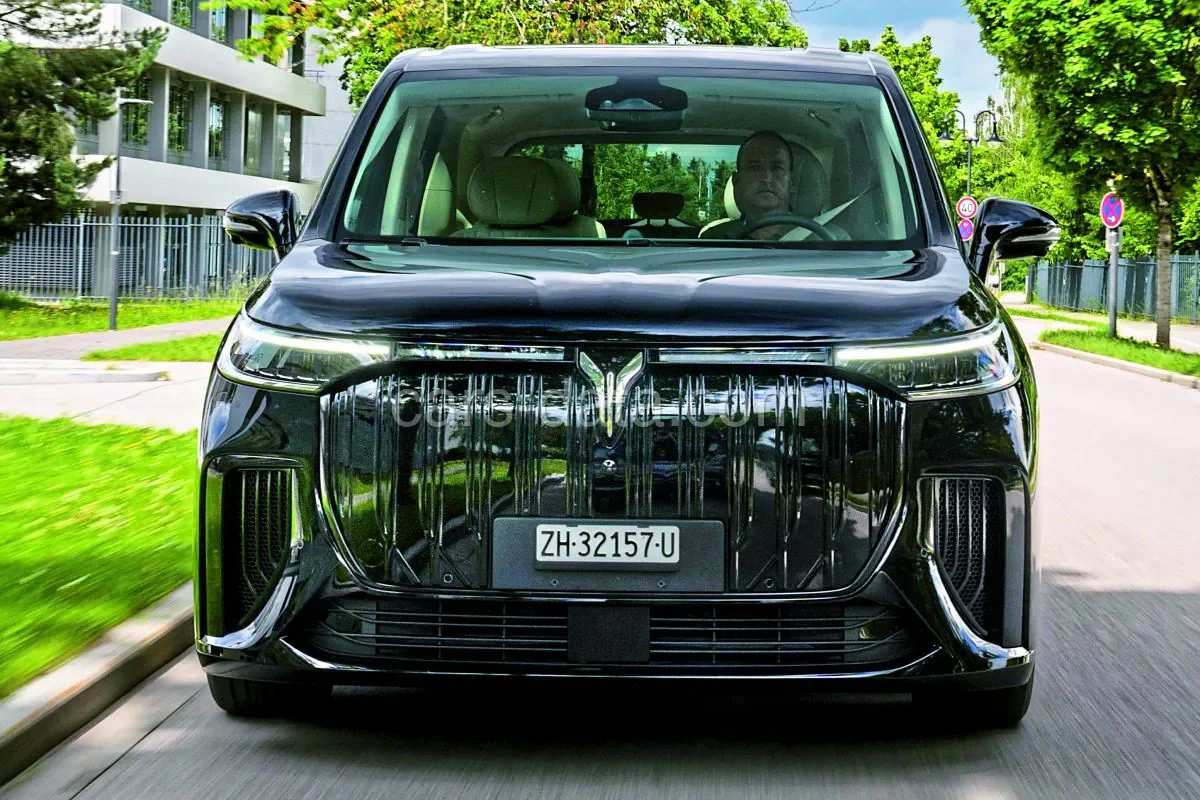 Voyah Dream Flagship Edition 2024 front view