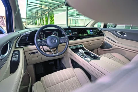 Voyah Dream Flagship Edition 2024 view 3