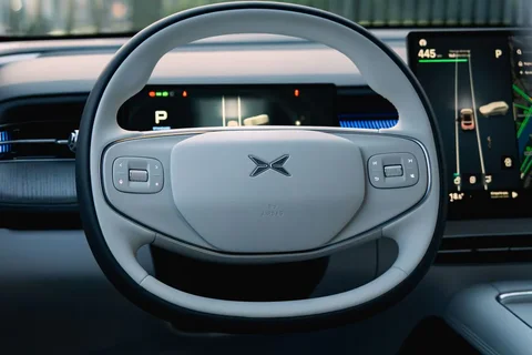 XPeng G6 RWD Long Range 2025 view 12