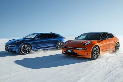 Zeekr 001 Performance AWD 2023 view 2