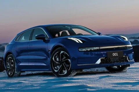 Zeekr 001 Performance AWD 2023 view 4