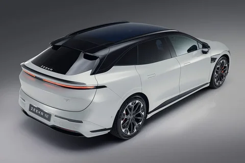 Zeekr 7GT Long Range RWD Launch Edition 2026 view 4